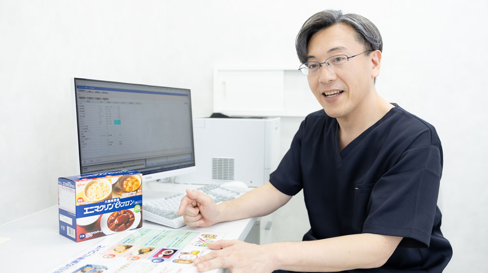 便秘・下痢の相談を受ける診察室の様子