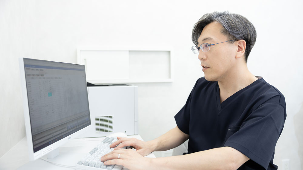 いぼ痔・きれ痔の治療を行う処置室の様子